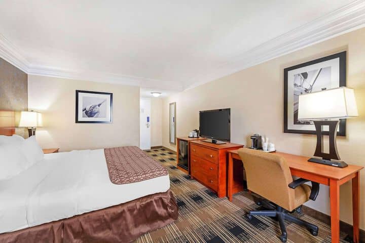 Room 18 of 36