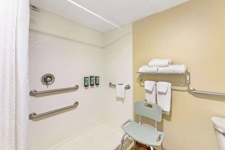 Room 18 of 25