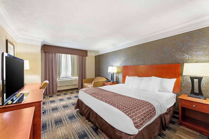 Room 6 of 36