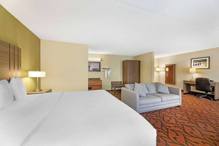 Room 15 of 25