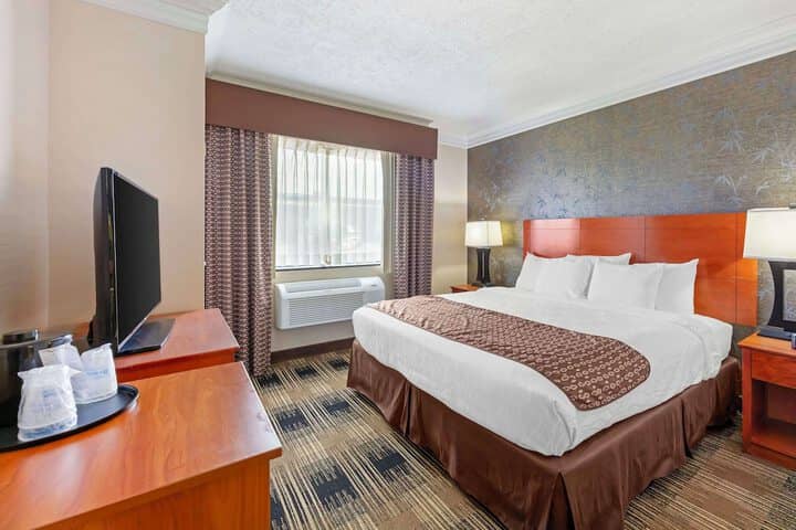 Room 10 of 36