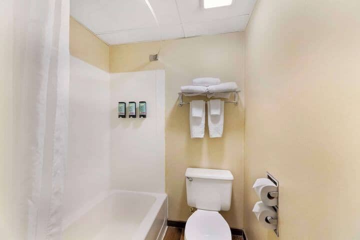 Room 17 of 25