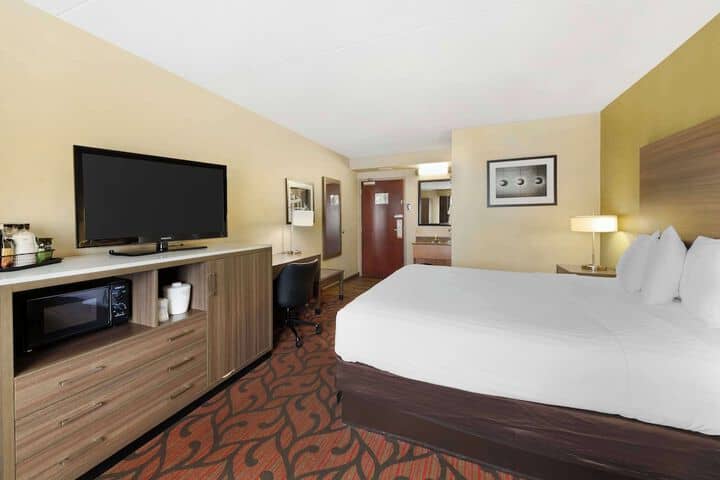 Room 13 of 25