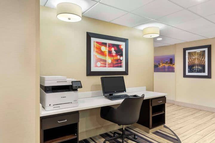 Business Center 24 of 25