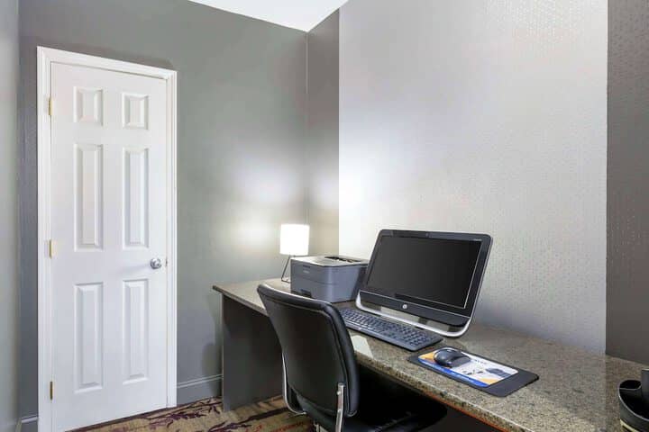 Business Center 35 of 36