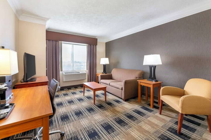 Room 8 of 36